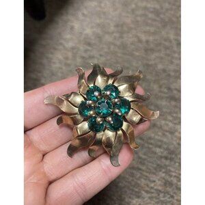 Vintage Gold Tone Green Rhinestone Sunburst Flower Brooch Pin